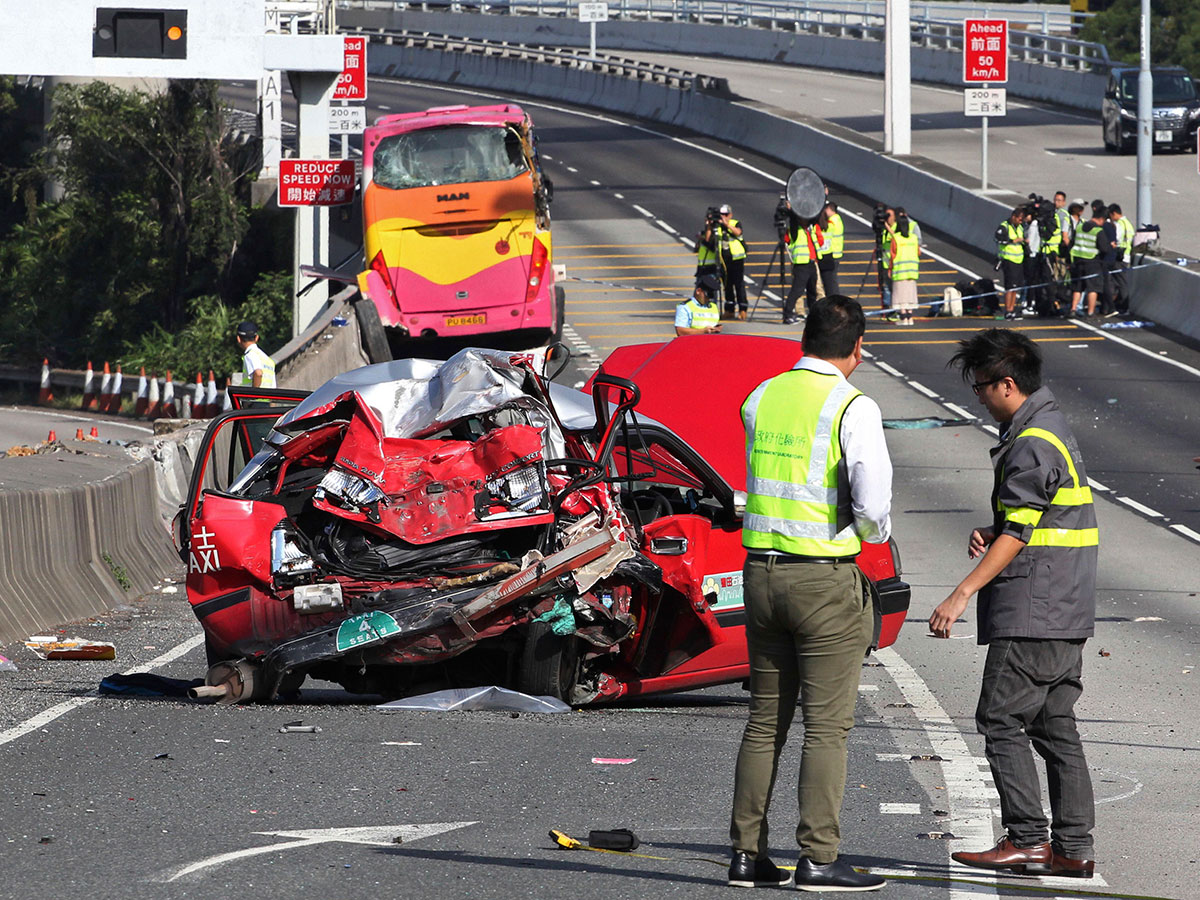 Video Five dead, 32 injured in airport coach crash in Hong Kong