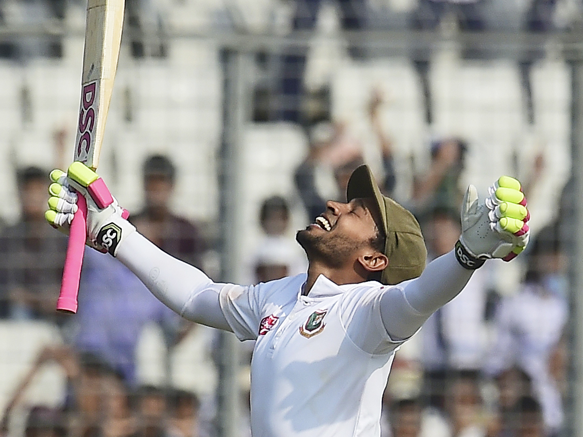 Mushfiqur's epic effort puts Bangladesh on top