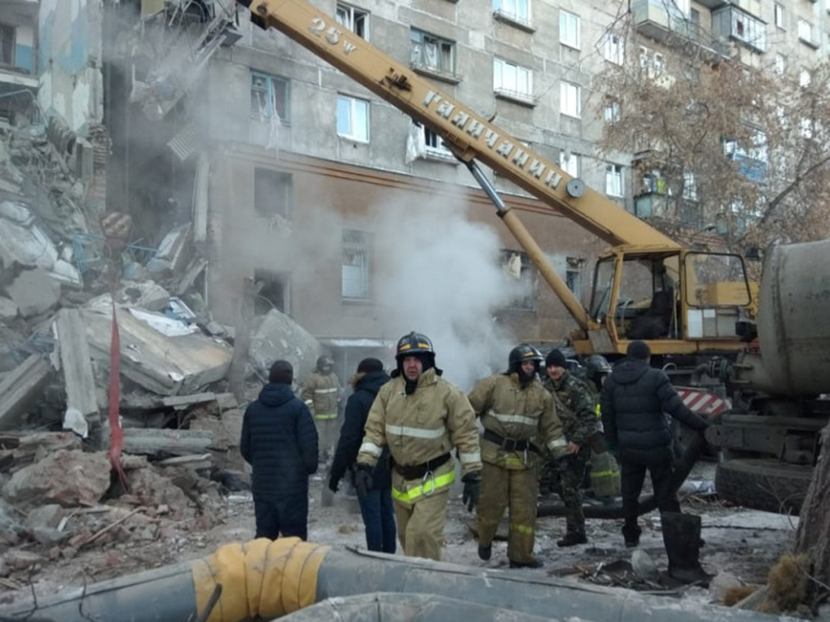 High rise building collapses in Russia in gas explosion