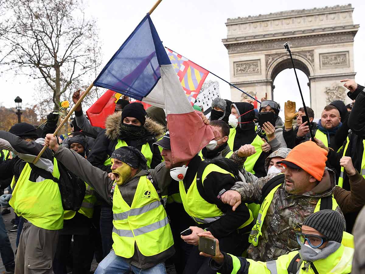 More than 1,700 arrested in latest 'yellow vest' protests in France