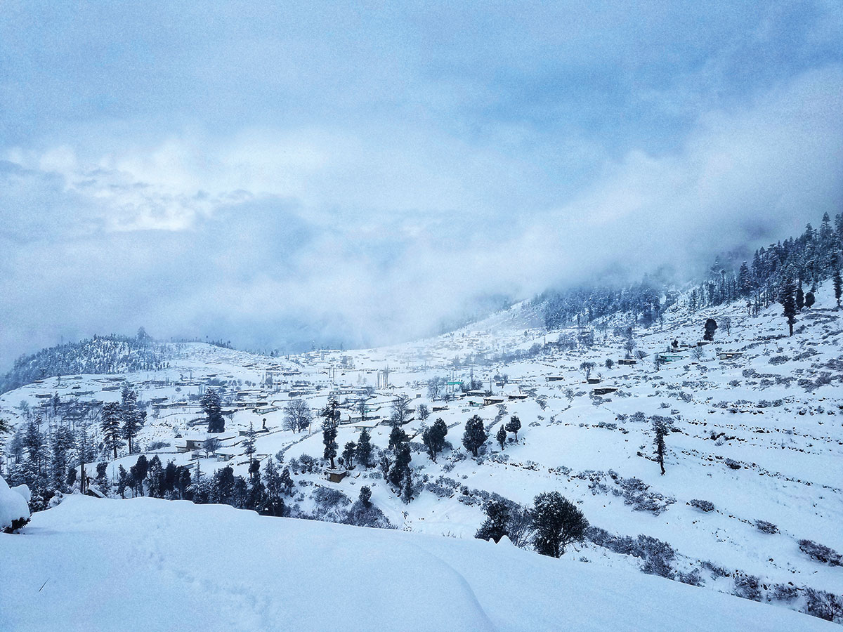 Snow turns northern Pakistan into winter wonderland