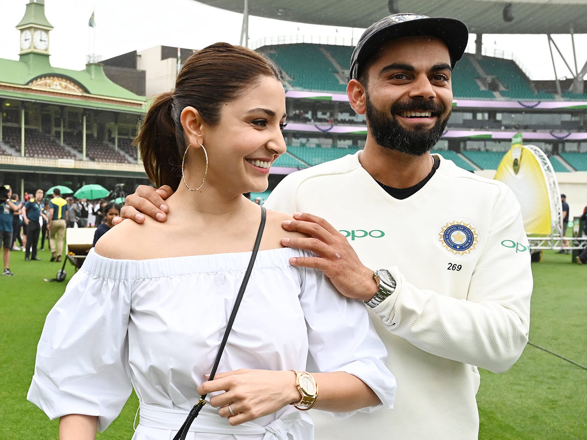 [Image: Virat%20Kolhi%20and%20his%20wife%20Anush...urces1.jpg]