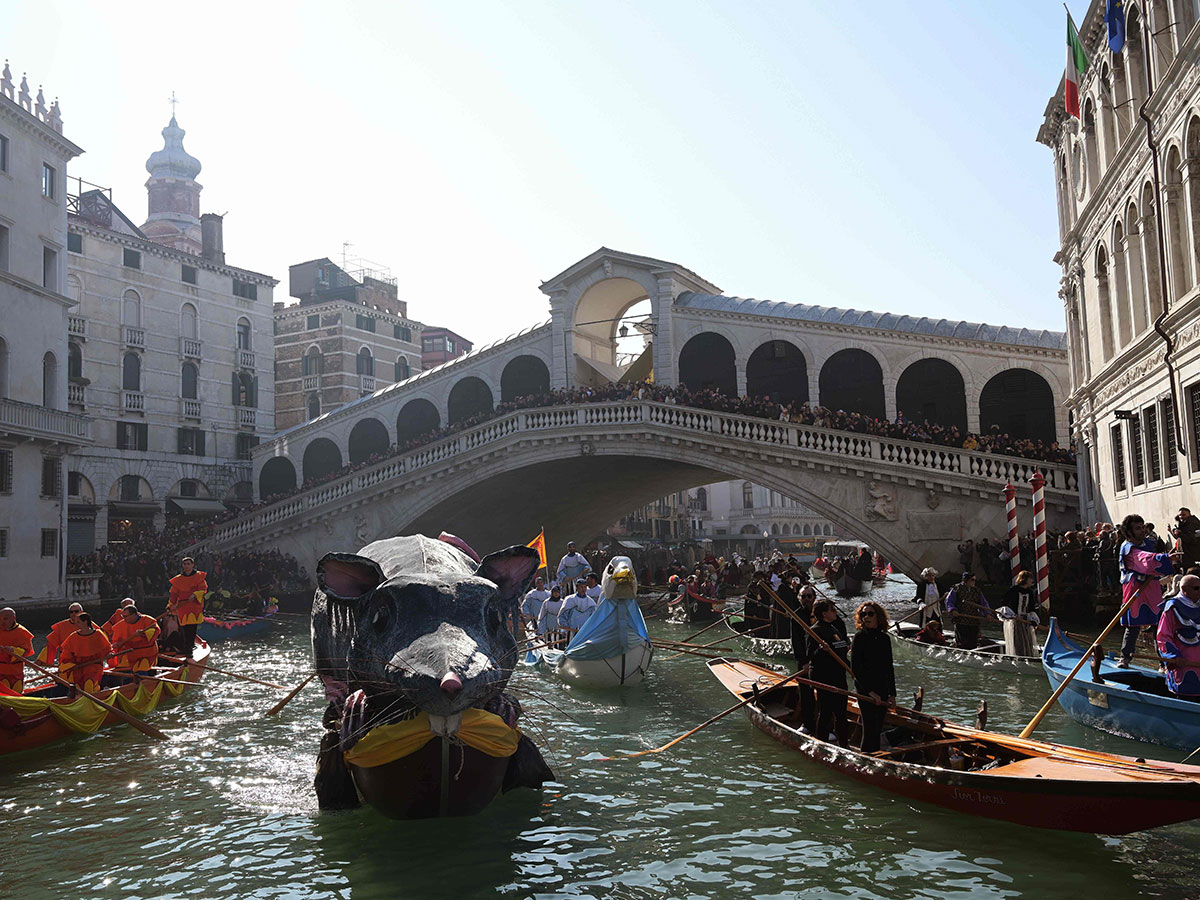 Venice To Charge Admission Fees For Tourists - 