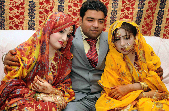  Is Polygamy Legal In India Is Marrying Twice Or Doing Bigamy A Crime 