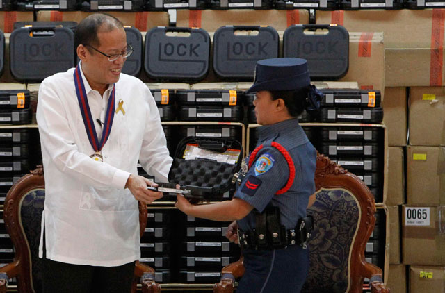 Philippines Police Officers Warned Not To Pawn New Pistols