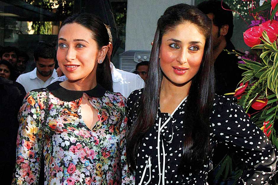 Kareena And Karishma Kapoor On Stage Together